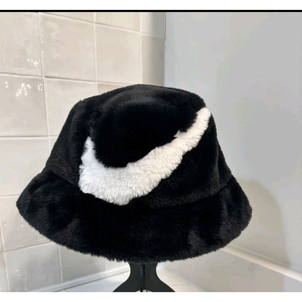 Nike Apex Faux Fur Bucket Hat Black White Swoosh Small Sm